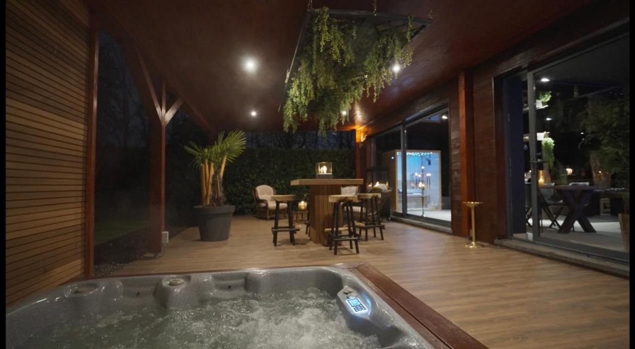 Les Suites M Wanze エクステリア 写真