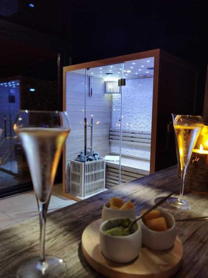 Les Suites M Wanze エクステリア 写真