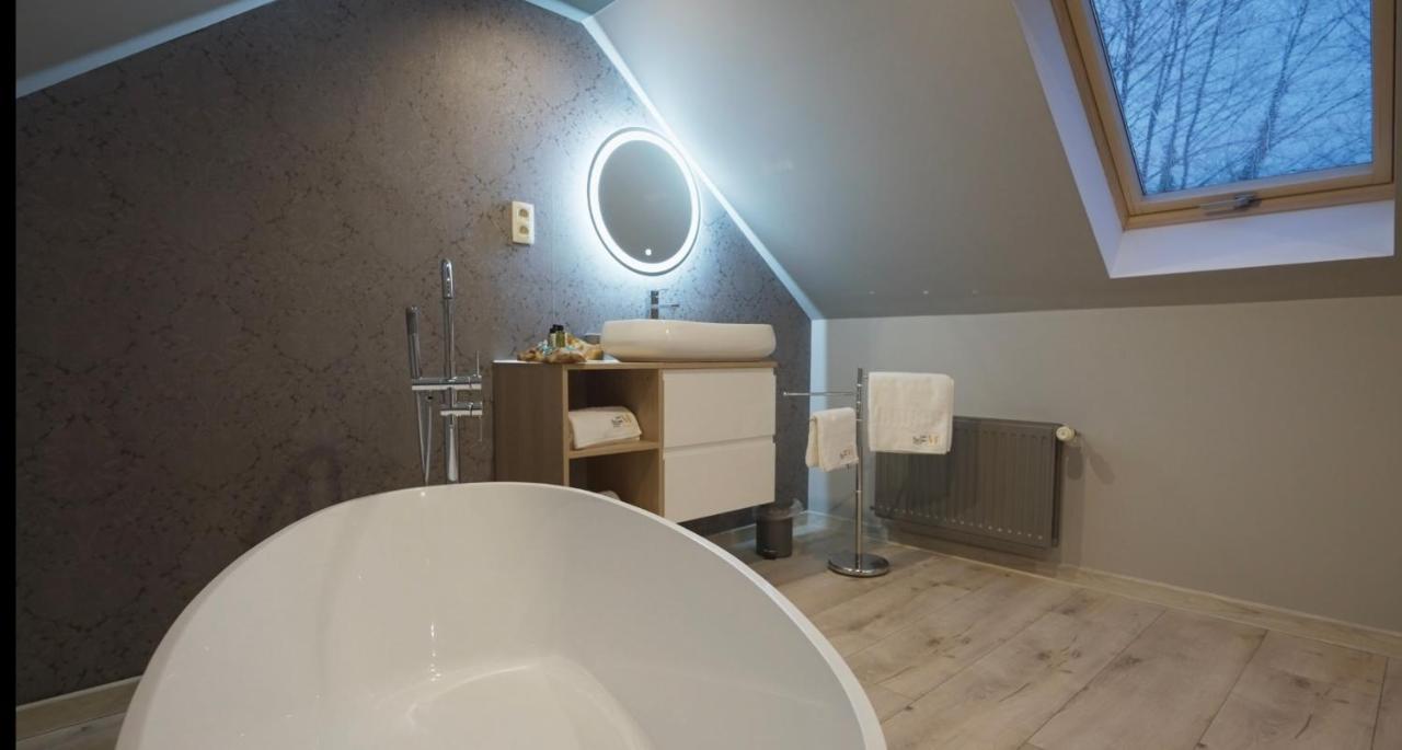 Les Suites M Wanze エクステリア 写真