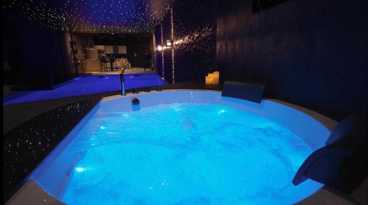 Les Suites M Wanze エクステリア 写真