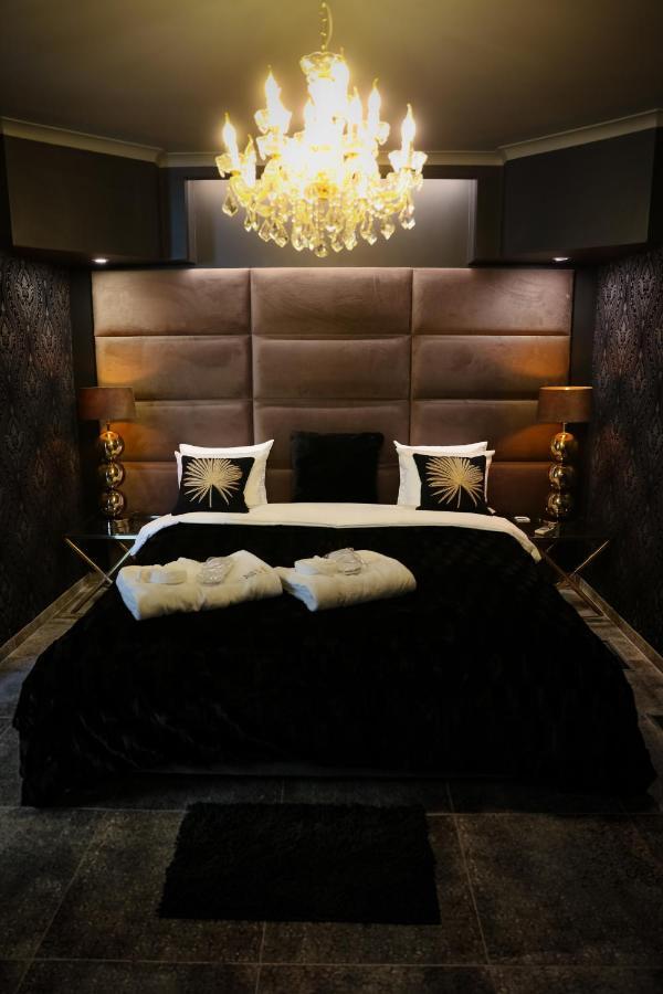 Les Suites M Wanze エクステリア 写真
